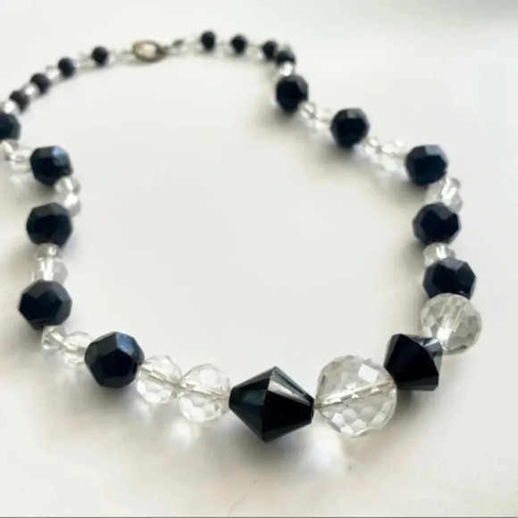 𝅺ANTIQUE Art Deco Faceted Clear Black Glass Crystal Czech Bead Necklace. - Picture 4 of 7
